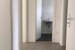 Sommeraktion: Mieten Sie noch für Juli 26 und sparen Sie 1 Grundmiete! Perfekte 2 Zimmer mit Balkon  – Tannenbergstr. 42, 46045 Marienkirche, Oberhausen – Vorschaubild 2