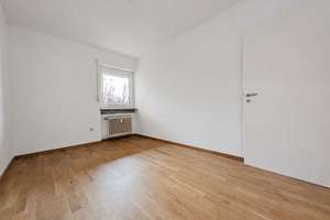 Frei & helle 3-Zi.-Wohnung in Toplage Erlenstegen mit EBK  & zwei Balkonen zu verkaufen  – Die vollständige Adresse der Immobilie erhältst du vom Anbieter., 90491 Erlenstegen, Nürnberg – Vorschaubild 3