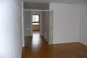 Ganz oben!  Schöne  2-Zimmer-Süd-Wohnung mit Charme, zwei Balkone   U-Bahnnähe (U6) – Wolkerweg 8 a, 81375 Neuhadern, München – Vorschaubild 10