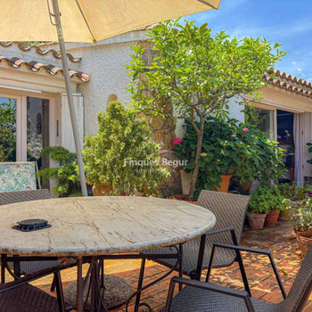 Begur, Dorfhause mit privatem Garten und Touristenlizenz in Zentrumsnähe