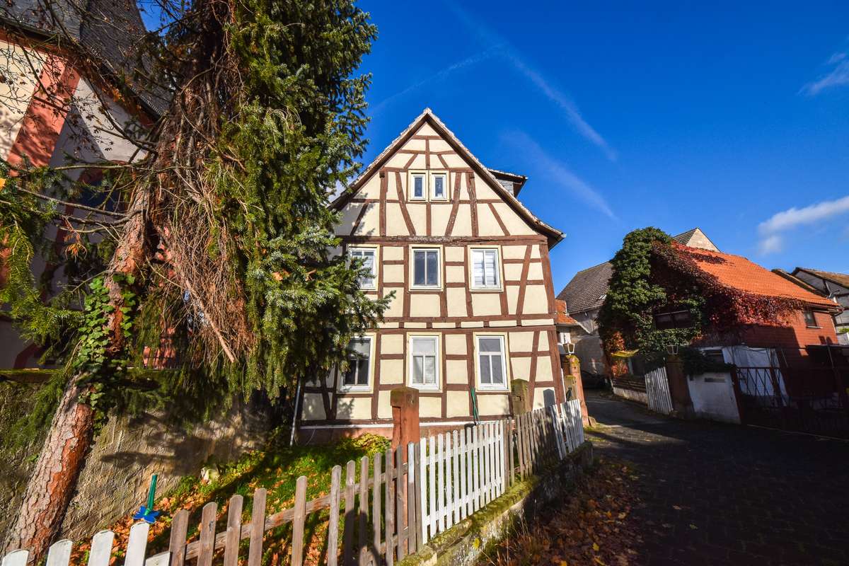 DIETZ: REDUZIERT! 2 Häuser auf einem Grundstück mit 3-4 Wohneinheiten inklusive Ausbaupotenzial!, Darmstadt Dieburg Kreis – Bild 4