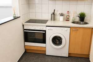 Zentraler geht es nicht ! Möblierte 2 Raum Wohnung im Herzen von Duisburg – Die vollständige Adresse der Immobilie erhältst du vom Anbieter., 47051 Dellviertel, Duisburg – Vorschaubild 4
