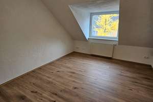 Frisch renovierte & großzügige 2-Zimmer-Dachgeschosswohnung mit großen Spitzboden – Gottliebstraße 85, 47166 Alt-Hamborn, Duisburg – Vorschaubild 4
