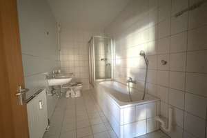 Willkommen daheim! Tolles 2-FH mit 2 sep. Eingängen, 2 Garagen, Balkon, Terrasse und schönem Garten – Die vollständige Adresse der Immobilie erhältst du vom Anbieter., 76706 Dettenheim – Vorschaubild 13