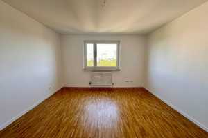 Helle 2-Zimmer-Wohnung mit Balkon in Nürnberg – Hochgernstraße 5, 90471 Nürnberg – Vorschaubild 3