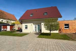 Familienfreundliches Einfamilienhaus mit großzügigem Garten in der Nähe von Magdeburg – Salzlandkreis – Vorschaubild 2