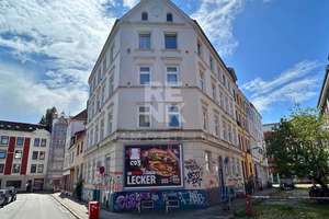 TOP Lage in Ottensen: Mehrfamilienhaus aus der Gründerzeit mit Ausbaupotenzial im Dachgeschoss – Die vollständige Adresse der Immobilie erhältst du vom Anbieter., 22765 Ottensen, Hamburg – Vorschaubild 1
