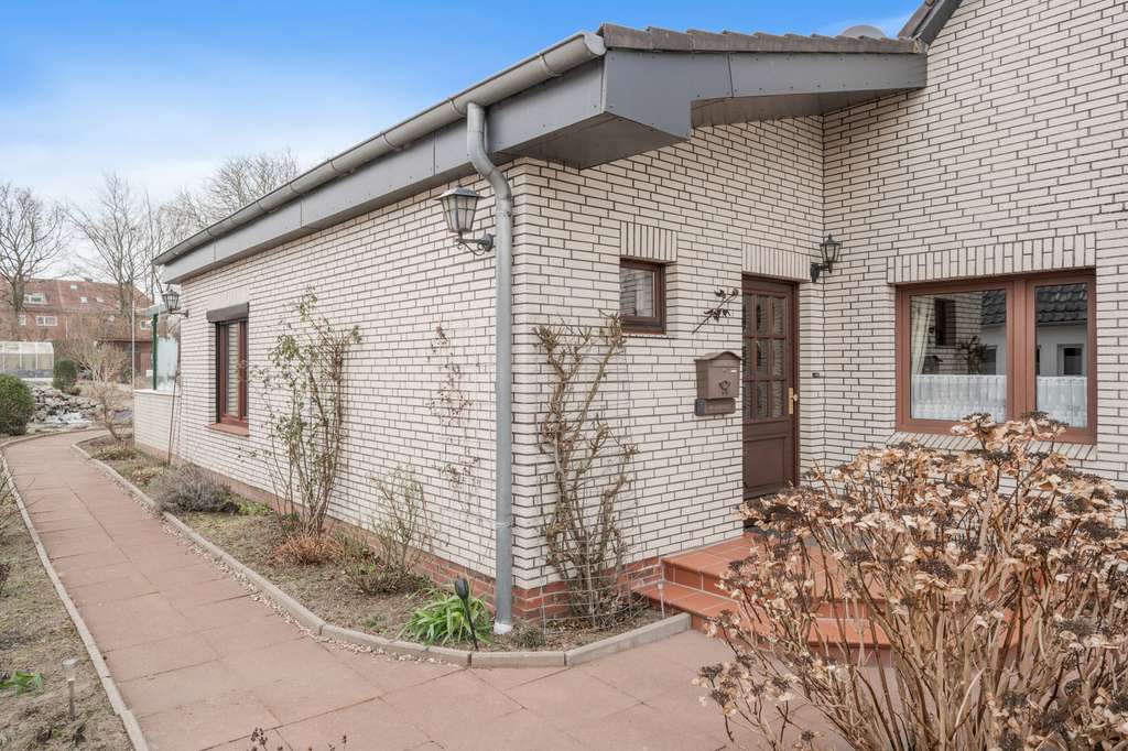 Immobilie in Bad Segeberg - Gepflegte Doppelhaushälfte mit 4-5 Zimmern auf großzügigem Grundstück - Bild 2