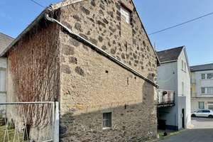 Bezahlbares Haus mit Carport, Nebengebäude – Die vollständige Adresse der Immobilie erhältst du vom Anbieter., 56645 Nickenich – Vorschaubild 2