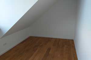 Nürnberg Altstadt: in 2019 neu ausgebaute top 3-Zimmer DG-Wohnung, Dachloggia, Kochinsel, Parkett – Nürnberg – Vorschaubild 28