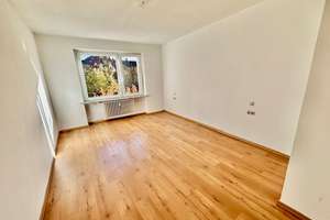 Helle & gepflegte 3- Zimmerwohnung mit Balkon und Fahrstuhl am Gutenbergplatz! – Klopstockstrasse 2, 65185 Südost, Wiesbaden – Vorschaubild 6
