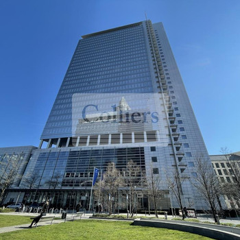 POLLUX: Exklusive Büroflächen mit Skylineblick!