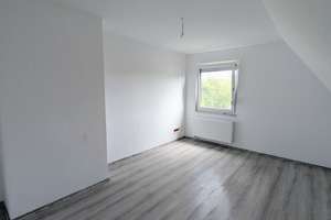 Erstbezug | 6-Zimmer-Einfamilienhaus mit großem Garten, Garage & Balkon in ruhiger Familienlage – Die vollständige Adresse der Immobilie erhältst du vom Anbieter., 38644 Goslar – Vorschaubild 9