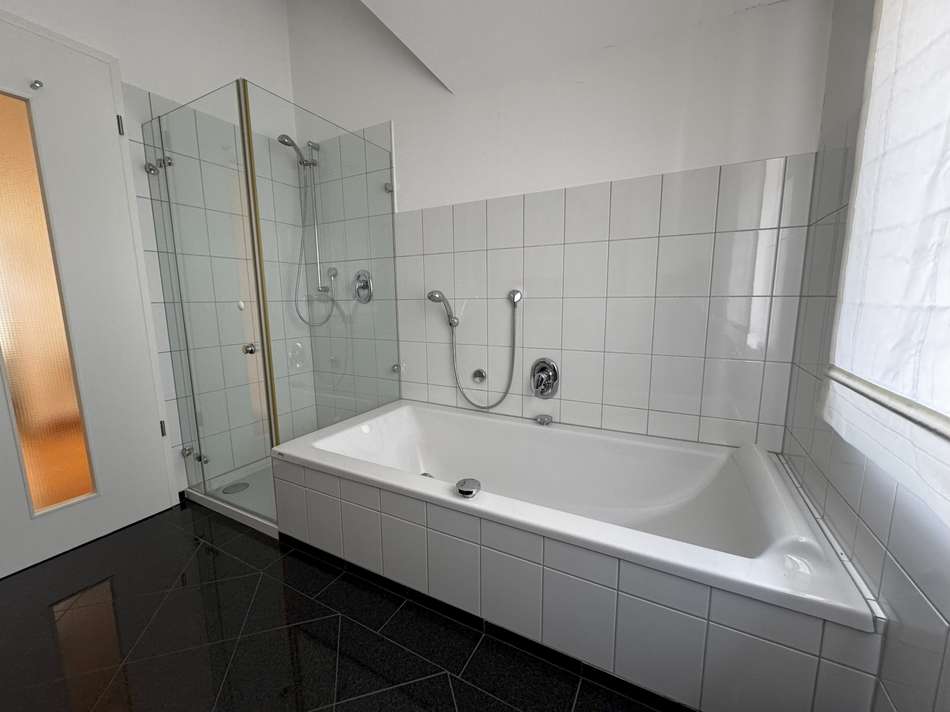Bad 1 Etage