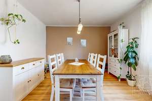 Familienfreundliche Doppelhaushälfte mit Wintergartenbalkon und Garten – mitten in Pirmasens – Die vollständige Adresse der Immobilie erhältst du vom Anbieter., 66955 Pirmasens, Pirmasens – Vorschaubild 14