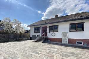 Wohntraum für Familien: Gepflegter Bungalow mit schönem Grundstück in ruhiger Lage Untersiemau-Mesch – Coburg (Kreis) – Vorschaubild 1