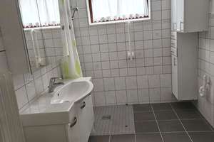 FAMILIENTRAUM, GERÄUMIGE DHH MIT POTENTIAL,2 GARAGEN U. CA. 888 m² GRUND-ERBPACHT- IN GRÜNER LAGE – Die vollständige Adresse der Immobilie erhältst du vom Anbieter., 24113 Hassee, Kiel – Vorschaubild 8