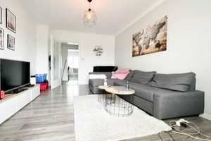 Anfragen per E-mail: Wohnen auf Zeit - 3 ZKB mit Balkon für 1 Jahr – Hofackerstr.  24, 86179 Augsburg – Vorschaubild 7