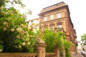 Erstbezug nach Sanierung: 3-4 ZKB im ruhigen Hinterhaus eines "historischen Stadtpalais"