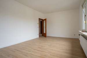 Frisch renovierte 4-Zimmer-Dachgeschosswohnung (69 m²) in Uerdingens Fußgängerzone – Die vollständige Adresse der Immobilie erhältst du vom Anbieter., 47829 Uerdingen, Krefeld – Vorschaubild 6