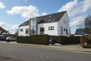 Bielefeld-Brake: junge hochwertige Maisonette-Wohnung! 126 m² | Fahrstuhl | Bj. 2013 | Stellplatz – Die vollständige Adresse der Immobilie erhältst du vom Anbieter., 33729 Heepen, Bielefeld – Vorschaubild 2