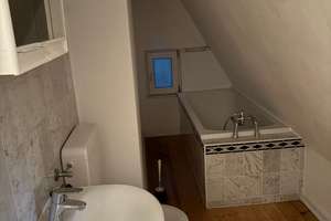 Zu vermieten: Helle 2-Zimmer-Dachgeschosswohnung mit Balkon in Hamburg-Schnelsen (61 m²) – Die vollständige Adresse der Immobilie erhältst du vom Anbieter., 22457 Schnelsen, Hamburg – Vorschaubild 3