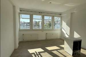 Helle 1-Zimmer Wohnung mit Aufzug in Köln-Raderberg