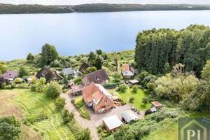 Exklusiv saniertes Einfamilienhaus mit Seeblick – Traumhafte Waldrandlage am Ratzeburger See! – Die vollständige Adresse der Immobilie erhältst du vom Anbieter., 23911 Buchholz – Vorschaubild 1