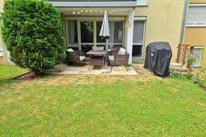 Großzügige 3-Zimmer-Wohnung mit Südostterrasse und eigenem Gartenanteil in Herrenberg