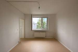 Süße "Erste Wohnung" - gerne Studenten/Azubis - Tapezierarbeiten erforderlich - Wir kommen entgegen! – Kottmeierstraße 21, 12459 Oberschöneweide, Berlin – Vorschaubild 2
