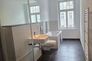 Sofort einziehen! 3 Zimmer, Südwestbalkon, Tageslichtbad & nachhaltig – Taubestraße 47, 4347 Schönefeld-Abtnaundorf, Leipzig – Vorschaubild 3