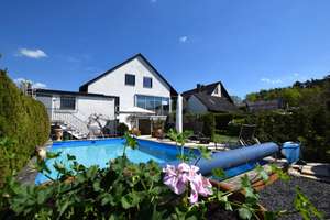 Elegantes Anwesen in schöner  Wohnsiedlung mit Pool und herrlichem Garten! – Die vollständige Adresse der Immobilie erhältst du vom Anbieter., 91586 Lichtenau – Vorschaubild 4