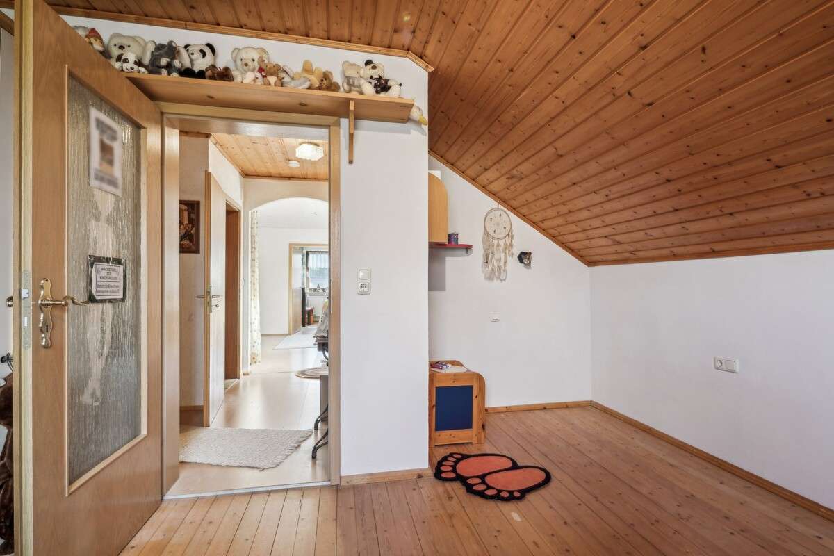 Immobilie in Markt Wald - Familienparadies mit großem Grundstück, Bachlauf und Platz für mehrere Generationen - Bild 5