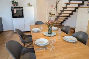 schöne große Maisonette Wohnung in Stuttgart – Die vollständige Adresse der Immobilie erhältst du vom Anbieter., 70329 Obertürkheim (Ortsteil), Stuttgart – Vorschaubild 2