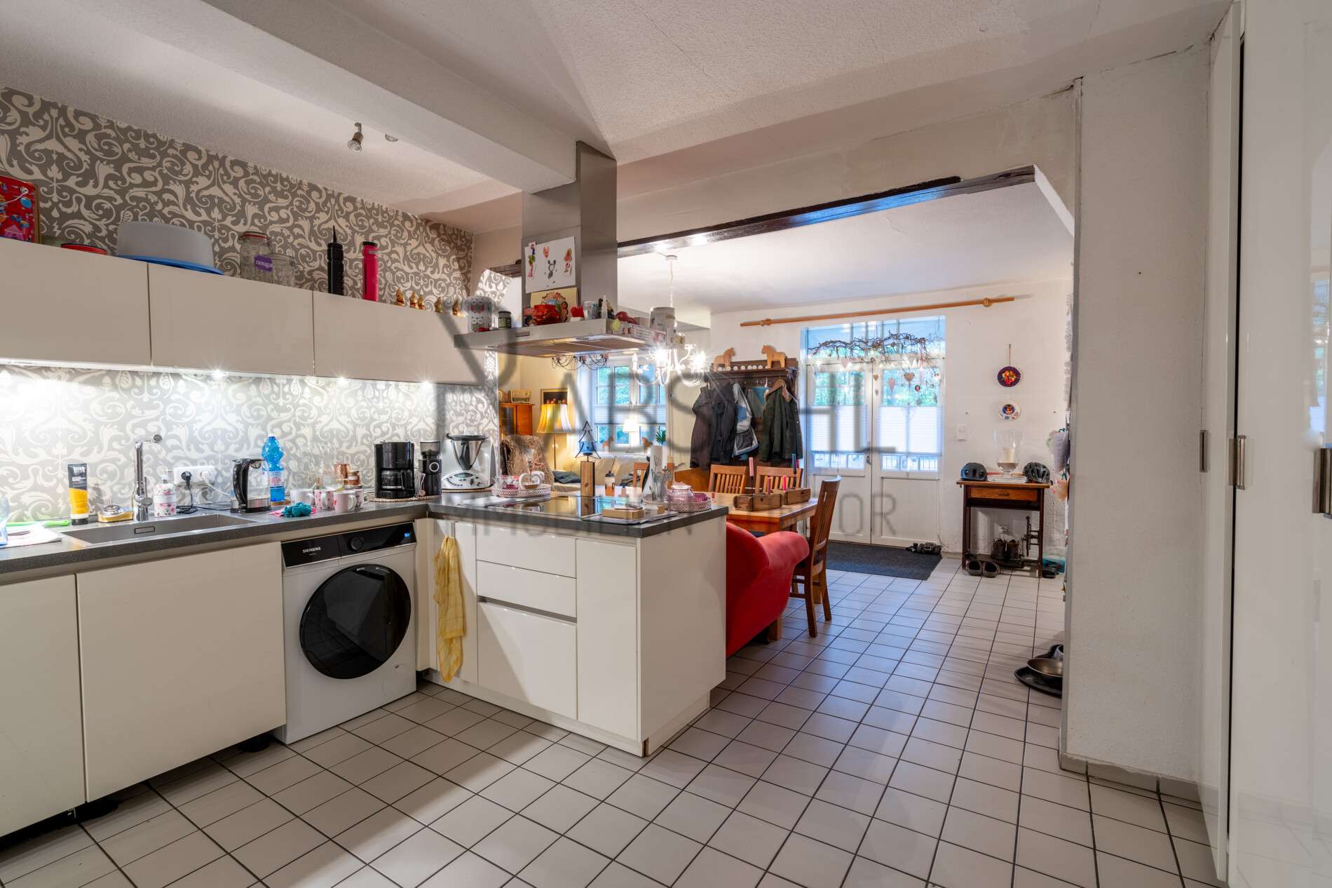 Immobilie in Harsefeld - Schöner Reiterhof mit Niedersachsenhaus, Paddocktrail und 4 Wohneinheiten & 7ha arrondiertem Land - Bild 3