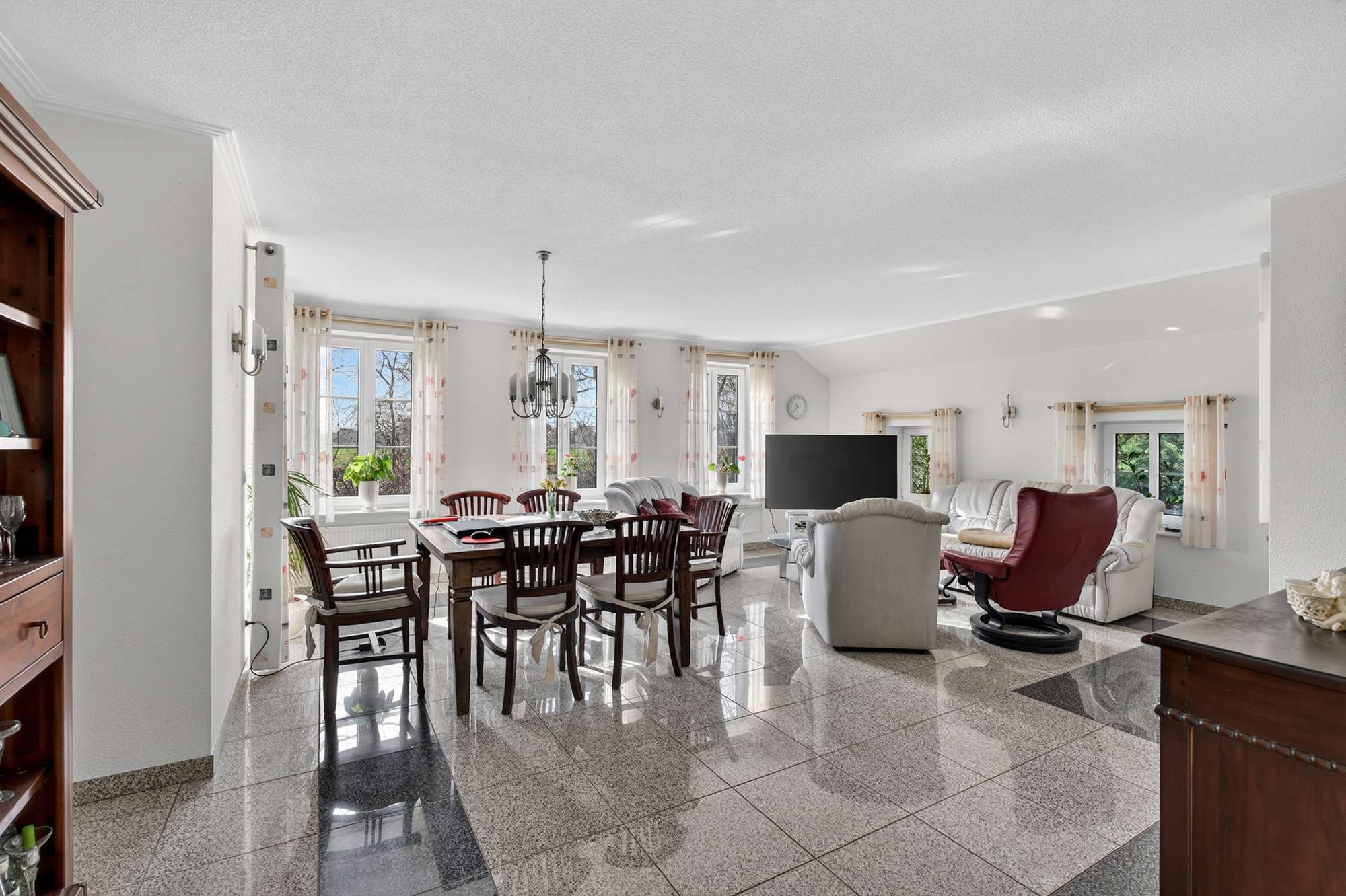 Immobilie in Rhede (Ems) - Freier Blick - Großes EFH in Sackgassenendlage mit Garage und Carport - Bild 9