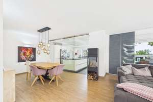 Modernes Familienhaus Bj. 2018 in Feldrandlage | 191 m² Wohnfläche | Doppelgarage | Smart Home – Wilhelm-Behrens-Straße 6, 38448 Wendschott, Wolfsburg – Vorschaubild 2