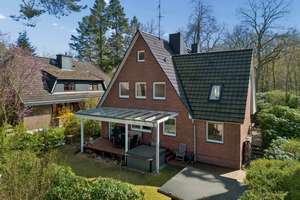 Großzügiges Einfamilienhaus, Garten & Wellnessbereich – viel Platz für die ganze Familie – Die vollständige Adresse der Immobilie erhältst du vom Anbieter., 22559 Rissen, Hamburg – Vorschaubild 22