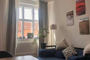 Wunderschön möblierte, frisch sanierte Wohnung in Schöneberg mit Sonnenbalkon & EBK – Traegerstr. 8, 12159 Schöneberg, Berlin – Vorschaubild 2