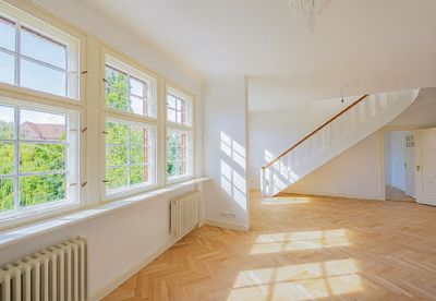Am Kreuzpfuhlteich in Weißensee: 4 Zi-DG-Maisonette mit Aufzug EBK u 2 Balkonen (WE09)