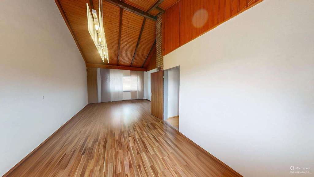 Immobilie in Weilerbach - Gepflegtes Zweifamilienhaus mit Garage & großem Platzangebot in ruhiger Lage von Weilerbach - Bild 4