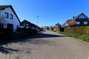 Freistehendes Einfamilienhaus mit wunderschönem Garten, gemauertem Kachelofen, Garage und Stellplatz – Freiherr-vom-Stein-Allee 8, 33378 Rheda-Wiedenbrück – Vorschaubild 4