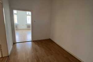 Diese helle 4-Zimmer-Wohnung wird frisch weiß gestrichen und ist WG-geeignet – Neustadtring 39, 38114 Braunschweig – Vorschaubild 4