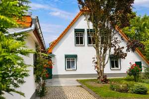 Historische Fabrikantenvilla mit Bungalow, Gewerbeflächen und 834 m² Baulandreserve – Wohnen, Arbeit – Die vollständige Adresse der Immobilie erhältst du vom Anbieter., 12621 Kaulsdorf, Berlin – Vorschaubild 2