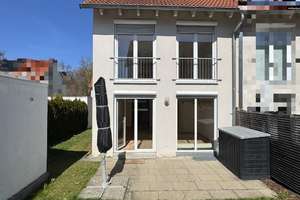 Gepflegte Doppelhaushälfte in Stuttgart-Büsnau – Die vollständige Adresse der Immobilie erhältst du vom Anbieter., 70569 Büsnau, Stuttgart – Vorschaubild 2