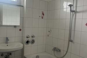 Schöne drei Zimmer Wohnung in gepflegtem Umfeld in Köln-Weidenpesch – Fehrbellinstrasse 6, 50737 Weidenpesch, Köln – Vorschaubild 10
