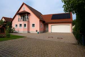 Großzügiges Mehrfamilienhaus mit hochwertiger Nutzfläche in attraktiver Lage – provisionsfrei – Die vollständige Adresse der Immobilie erhältst du vom Anbieter., 86637 Wertingen – Vorschaubild 2