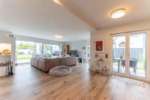 Attraktives freistehendes Einfamilienhaus mit Einliegerwohnung - KfW55 mit Photovoltaik  und  Wall – Die vollständige Adresse der Immobilie erhältst du vom Anbieter., 53842 Troisdorf – Vorschaubild 2