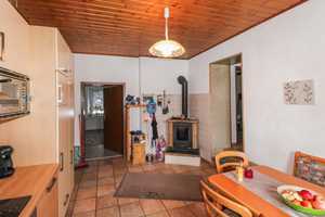 3-Parteienhaus mit guter Ausstattung in familienfreundlicher Lage – Vulkaneifel (Kreis) – Vorschaubild 3