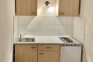 prov.freie 1-Zi-Wohn. mobliert in Maxvorstadt/Schwabing, ruhig, hell von privat – Schellingstraße 153b, 80797 München – Vorschaubild 6